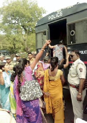 Arrest and release of 502 protesters | ५०२ आंदोलकांची अटक व सुटका