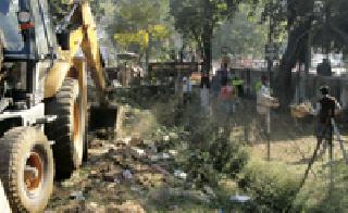 Hundreds of hands have come for cleanliness | अन् स्वच्छतेसाठी सरसावले शेकडो हात