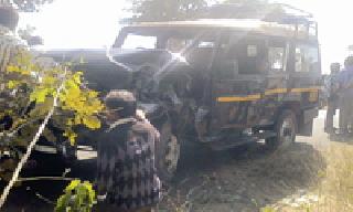 Black and yellow; 9 injured | काळी-पिवळीची धडक; ९ जखमी