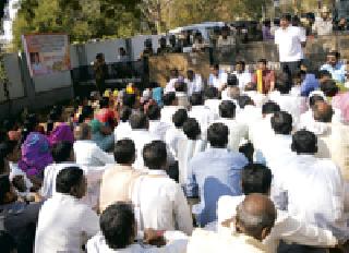 The best people in the departmental commissioner's office | उत्तमसरा ग्रामस्थांची विभागीय आयुक्त कार्यालयावर धडक