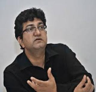 Young people should not be influenced by Sunny Leone - Prasun Joshi | तरूणांनी सनी लिओनीमुळे प्रभावित होऊ नये - प्रसून जोशी Young people should not be influenced by Sunny Leone - Prasun Joshi | तरूणांनी सनी लिओनीमुळे प्रभावित होऊ नये - प्रसून जोशी