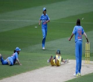 T20: India beat Australia in 2nd ODI, 2-0 series win | टी-२० : भारतीय महिला संघाचा दुस-या सामन्यातही ऑस्ट्रेलियावर विजय, २-० ने मालिका खिशात T20: India beat Australia in 2nd ODI, 2-0 series win | टी-२० : भारतीय महिला संघाचा दुस-या सामन्यातही ऑस्ट्रेलियावर विजय, २-० ने मालिका खिशात