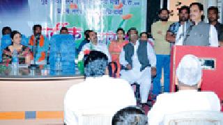 Recall of the municipal corporation employee | कामात हयगय करणाऱ्या पालिका कर्मचाऱ्याची कानउघाडणी