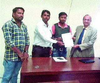 Due to non-availability of books, the students of 'free' are in distress | पुस्तकेच न मिळाल्याने ‘मुक्त’चे विद्यार्थी अडचणीत