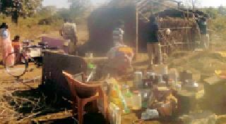 Homogeneous rocks of forest division arose! | वनविभागाच्या मनमानीने गुलाब झाला बेघर ! Homogeneous rocks of forest division arose! | वनविभागाच्या मनमानीने गुलाब झाला बेघर !