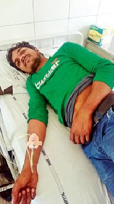 Three youths beat up the police | तीन तरुणांना पोलिसांकडून मारहाण Three youths beat up the police | तीन तरुणांना पोलिसांकडून मारहाण