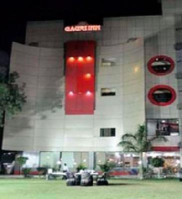 Directorate of 'Gauri Inn' gets 30 lakh fine | ‘गौरी इन’च्या संचालकांनी भरला ३० लाखांचा दंड