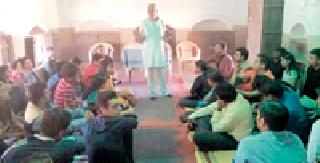 Gandhiji was a symbol of sacrifice and humanity was born | गांधीजी त्यागाचे प्रतीक असून मानवता जपणारे होते