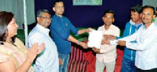 Give the district its success through a team game | सांघिक खेळातून जिल्ह्याला यश मिळवून द्या