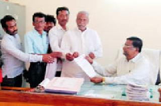 Shabari Gharokul Yojana for lack of subsidy in cold storage | अनुदानाअभावी शबरी घरकूल योजना थंडबस्त्यात