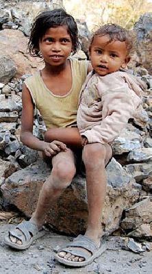 NSS searches for 105 out-of-school children | ‘एनएसएस’ने शोधली १०५ शाळाबाह्य मुले