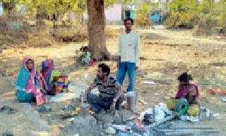 Street life ... | रस्त्यावरचे जीवन...