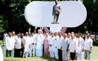 Bhausaheb said, 'Balram you cared!' | भाऊसाहेब म्हणाले, ‘बलराम तूच सांभाळ’! Bhausaheb said, 'Balram you cared!' | भाऊसाहेब म्हणाले, ‘बलराम तूच सांभाळ’!