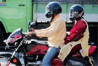 Helmets should be there | हेल्मेटसक्ती असायलाच हवी