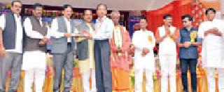 To make the work of Bhavbhuti reach to the commoners | भवभूतींचे कार्य सर्वसामान्यांपर्यंत पोहोचवावे