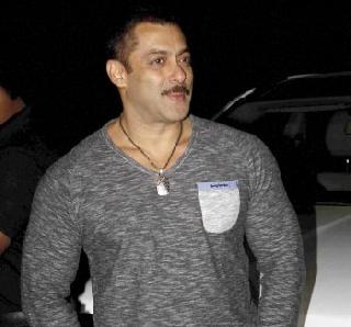 When Salman slaps his bossyards ... | सलमान आपल्याच बॉड़ीगार्डला थप्पड मारतो तेव्हा...