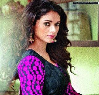 Aditi took part in the role of Tabu | आदितीने साकारली तब्बूची भूमिका Aditi took part in the role of Tabu | आदितीने साकारली तब्बूची भूमिका