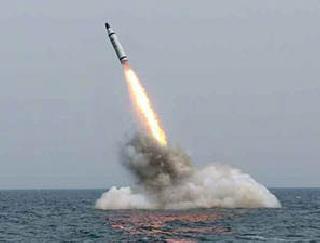 North Korea's rocket test after the cancellation of the ban | निर्बंधाच्या इशा-यानंतरही उत्तर कोरियाची रॉकेट चाचणी North Korea's rocket test after the cancellation of the ban | निर्बंधाच्या इशा-यानंतरही उत्तर कोरियाची रॉकेट चाचणी