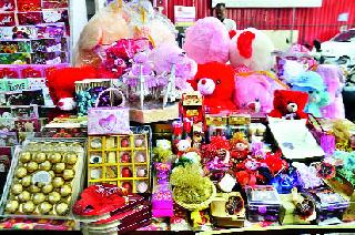 Youth's ready for celebration of 'Chocolate Day' | ‘चॉकलेट डे’च्या सेलिब्रेशनसाठी तरुणाई सज्ज