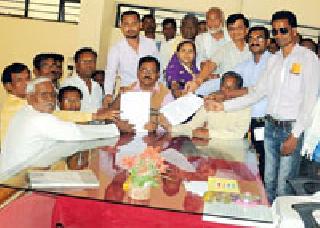 Repair the roads in Korchi taluka | कोरची तालुक्यातील रस्ते दुरूस्त करा Repair the roads in Korchi taluka | कोरची तालुक्यातील रस्ते दुरूस्त करा