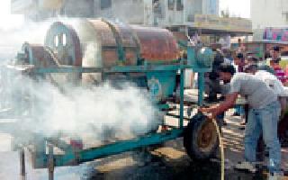 Threshing machine | मळणी यंत्र पेटले... Threshing machine | मळणी यंत्र पेटले...