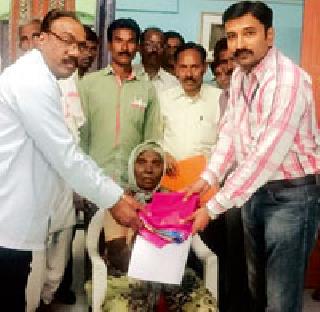 Ultimately, the help of God's help came to the jail | अखेर गिरजाबाईला मिळाला मदतीचा हात Ultimately, the help of God's help came to the jail | अखेर गिरजाबाईला मिळाला मदतीचा हात