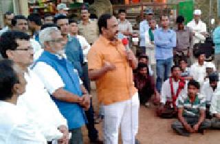 Farmers, workers of the farm workers' tahsil office | शेतकरी, शेतमजुरांचा तहसील कार्यालयावर मोर्चा