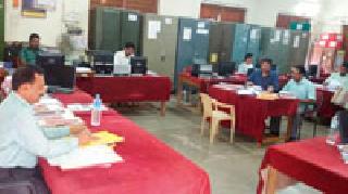 Biometric attendance of ZP employees now | झेडपीतील कर्मचाऱ्यांची आता बायोमेट्रिक हजेरी