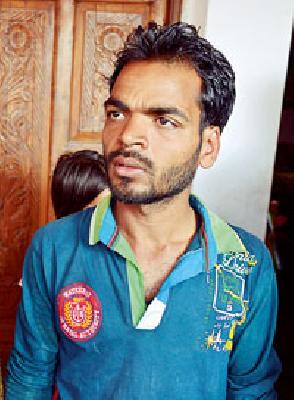 The abducted child in the mother's womb | अपहृत बालक आईच्या कुशीत