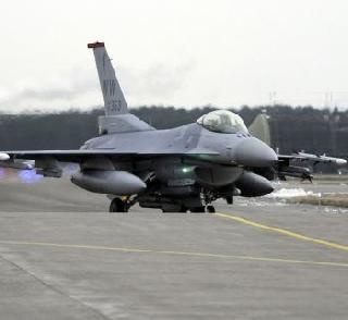 US to sell $ 700 million fighter jet to Pakistan, India expresses anguish | अमेरिका पाकिस्तानला विकणार ७०० दशलक्ष डॉलर्सची फायटर जेट, भारताने व्यक्त केली नाराजी US to sell $ 700 million fighter jet to Pakistan, India expresses anguish | अमेरिका पाकिस्तानला विकणार ७०० दशलक्ष डॉलर्सची फायटर जेट, भारताने व्यक्त केली नाराजी