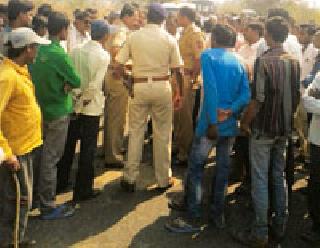 Stop the path of the Pandarraas with dead bodies | मृतदेहासह पवनारावासीयांचे रास्ता रोको