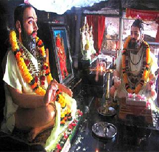 NiranDayoti 'Jai Jai Raghuveer Samartha' Jaywhoosh on the occasion of Dasbodha's birth anniversary | दासबोधाच्या जयंतीनिमित्ताने शिवथरघळीत निनादतोय ‘जय जय रघुवीर समर्थ’ जयघोष NiranDayoti 'Jai Jai Raghuveer Samartha' Jaywhoosh on the occasion of Dasbodha's birth anniversary | दासबोधाच्या जयंतीनिमित्ताने शिवथरघळीत निनादतोय ‘जय जय रघुवीर समर्थ’ जयघोष