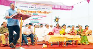 Complaints of complaints in the solution camp | समाधान शिबिरात तक्रारींचा पाऊस Complaints of complaints in the solution camp | समाधान शिबिरात तक्रारींचा पाऊस