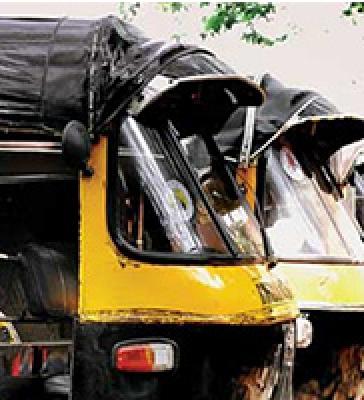 Rickshaw collision in Mumbai | मुंबईत रिक्षा संपामुळे प्रवाशांचे हाल