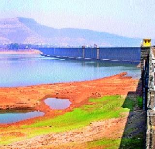 Fifty-five tankers in the district ... | जिल्ह्यात टँकरची पन्नाशी... धरणे झाली रिकामी... Fifty-five tankers in the district ... | जिल्ह्यात टँकरची पन्नाशी... धरणे झाली रिकामी...