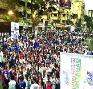 Millions of help from farmers in the marathon | मॅरेथॉनमधून शेतकऱ्यांना लाखोंची मदत Millions of help from farmers in the marathon | मॅरेथॉनमधून शेतकऱ्यांना लाखोंची मदत