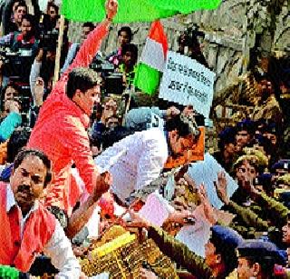 JNU 's controversial all-party meeting | ‘जेएनयू’ वादाने झाकोळली सर्वपक्षीय बैठक JNU 's controversial all-party meeting | ‘जेएनयू’ वादाने झाकोळली सर्वपक्षीय बैठक