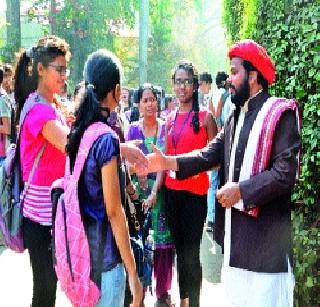 HSC examinations are smooth | बारावीची परीक्षा सुरळीत सुरू HSC examinations are smooth | बारावीची परीक्षा सुरळीत सुरू