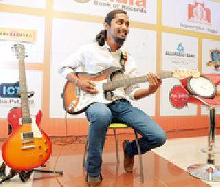 And the world record! | आणि विश्वविक्रम झाला!