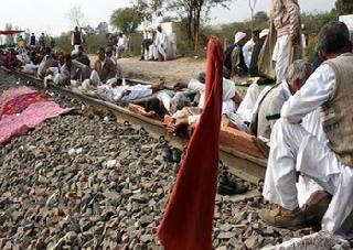 Stress in Rohtak on Jat reservation | जाट आरक्षणावरुन रोहतकमध्ये तणाव