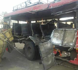 Strike accident in Ahmadnagar, 21 injured | अहमदनगरमध्ये एसटीला अपघात, २१ जखमी Strike accident in Ahmadnagar, 21 injured | अहमदनगरमध्ये एसटीला अपघात, २१ जखमी