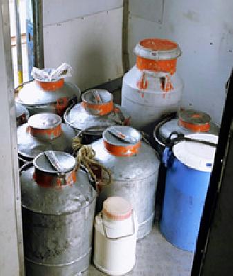 Milk transport from reserved comp | आरक्षित डब्यातून दुधाची वाहतूक Milk transport from reserved comp | आरक्षित डब्यातून दुधाची वाहतूक