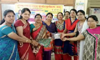 The prize thrill for the Lokmat Sakhi Manch | लोकमत सखी मंचचा बक्षीस धमाका उत्साहात The prize thrill for the Lokmat Sakhi Manch | लोकमत सखी मंचचा बक्षीस धमाका उत्साहात