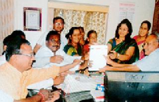 Take strong action against the treasonists | देशद्रोह्यांंवर कठोर कारवाई करा