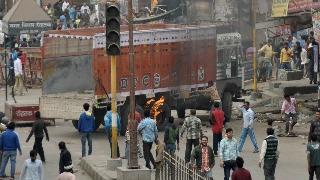 Police appealed to police to rape case during Jat agitation, police appealed to inform | जाट आंदोलनादरम्यान बलात्काराच्या घटना घडल्याची पोलिसांना शंका, माहिती देण्याचं पोलिसांचं आवाहन Police appealed to police to rape case during Jat agitation, police appealed to inform | जाट आंदोलनादरम्यान बलात्काराच्या घटना घडल्याची पोलिसांना शंका, माहिती देण्याचं पोलिसांचं आवाहन