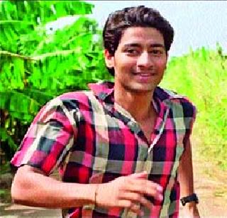 In Sairat .... Now the flame of 'Baa kaa baavarla' | सैराटमध्ये.... ‘आताच बया का बावरलं’चा जलवा In Sairat .... Now the flame of 'Baa kaa baavarla' | सैराटमध्ये.... ‘आताच बया का बावरलं’चा जलवा