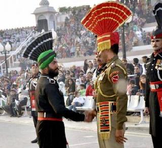 Every year Pakistan receives 5 billion dollars from India | पाकिस्तानातून भारतात दरवर्षी येतात 5 अब्ज डॉलर्स Every year Pakistan receives 5 billion dollars from India | पाकिस्तानातून भारतात दरवर्षी येतात 5 अब्ज डॉलर्स