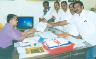 Do not transfer Rajendra Bharud | राजेंद्र भारूड यांचे स्थानांतरण करू नका