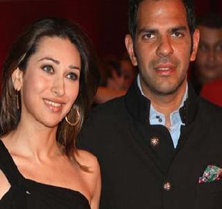 Husband and mother-in-law persecuted me for Dundee - Karishma Kapoor | पती आणि सासूने हुंडयासाठी माझा छळ केला - करिष्मा कपूर Husband and mother-in-law persecuted me for Dundee - Karishma Kapoor | पती आणि सासूने हुंडयासाठी माझा छळ केला - करिष्मा कपूर