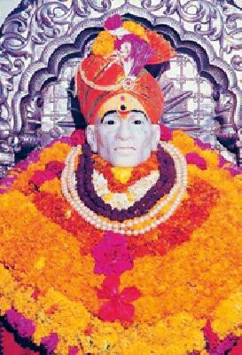 Saint Gajanana's pedestrians are established today | संत गजाननांच्या पादुकांची आज स्थापना